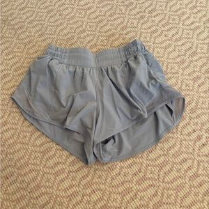 Women's Lululemon Hotty Hot Low-Rise Lined Short 2.5"